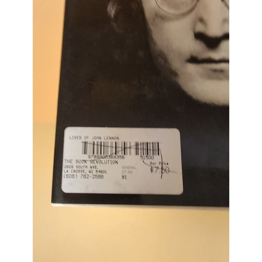 N/A lives john